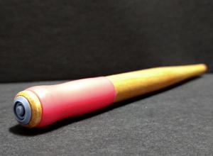 KURETAKE ZIG UNIVERSAL CARTOONIST PEN HOLDER